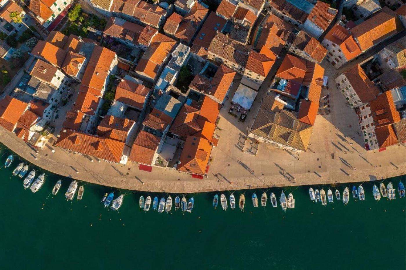 Lili Sunset Daire Stari Grad  Dış mekan fotoğraf